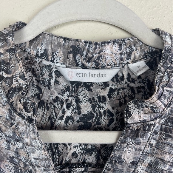 Erin London Snake‎ Print Button Down Top Size Medium - Picture 2 of 5